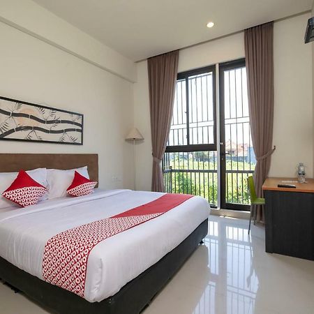 Oyo 697 Olivia Inn Denpasar ليجيان المظهر الخارجي الصورة