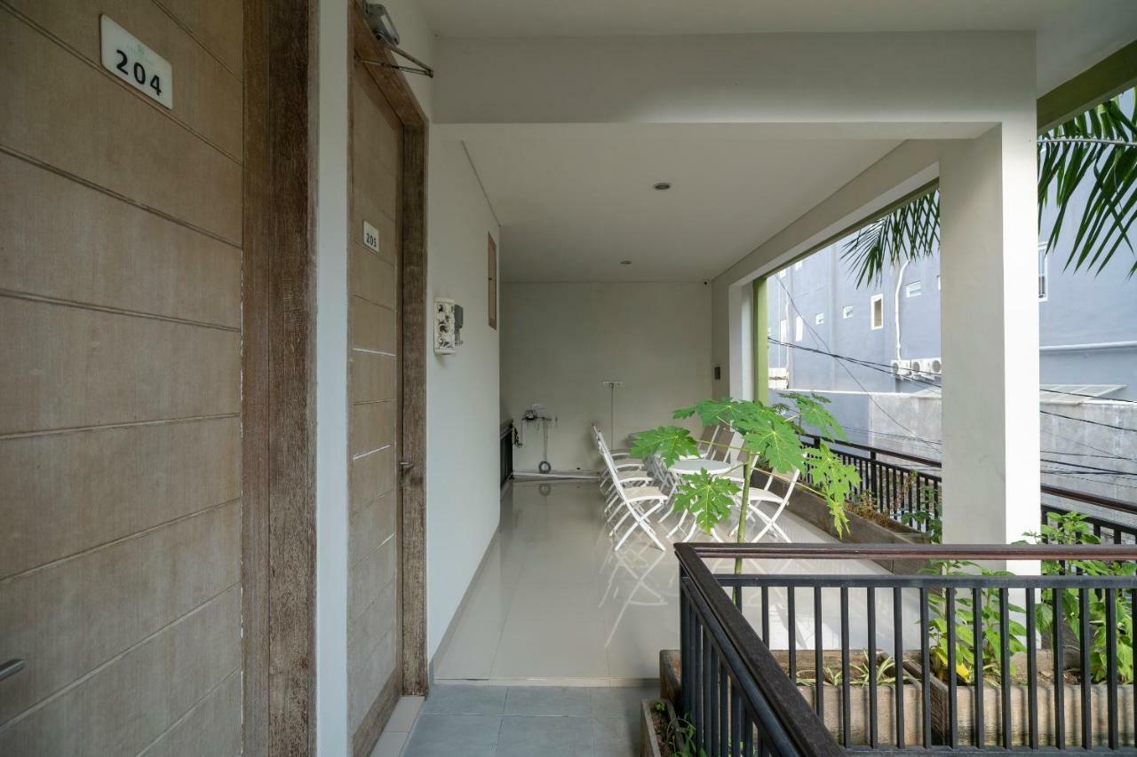 Oyo 697 Olivia Inn Denpasar ليجيان المظهر الخارجي الصورة