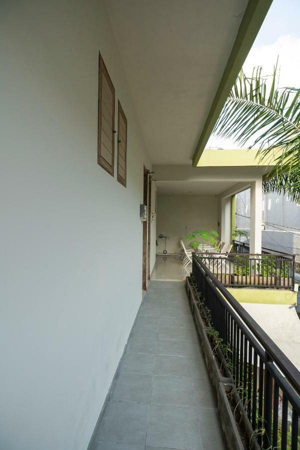 Oyo 697 Olivia Inn Denpasar ليجيان المظهر الخارجي الصورة