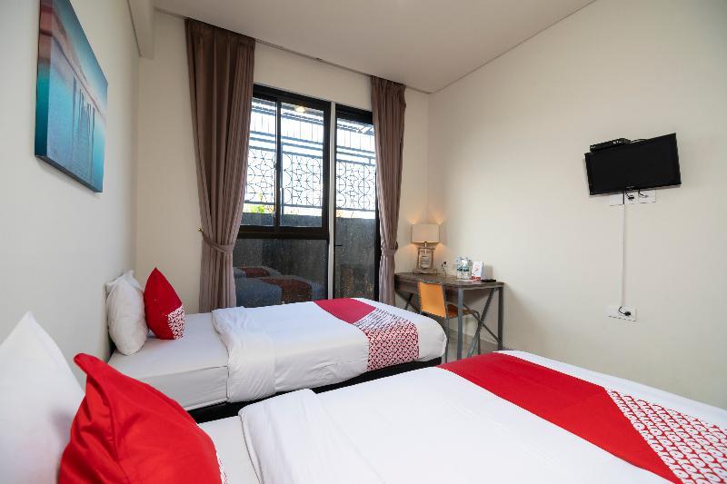 Oyo 697 Olivia Inn Denpasar ليجيان المظهر الخارجي الصورة